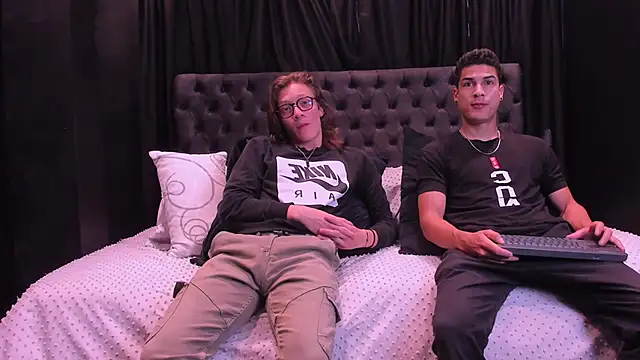 close friends online show from March 21, 2:20 pm