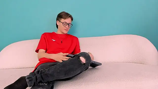 close friends online show from June 24, 1:10 pm