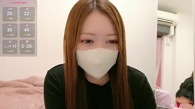 Snapshot of mei__27 chatting on May 6, 2:11 pm mei 27 online show from May 6, 2:11 pm