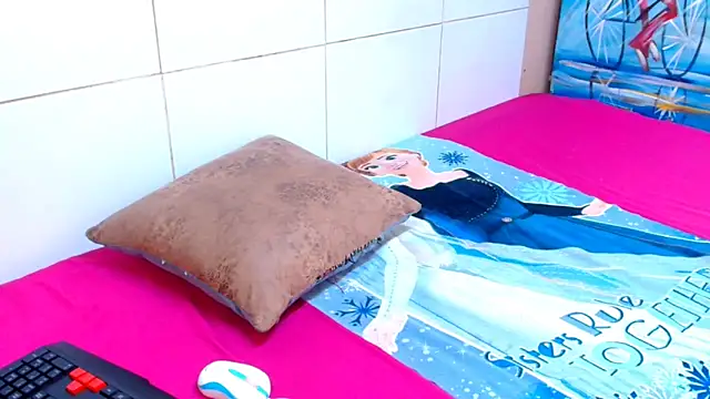 BubblyIvyxxx online show from March 27, 6:41 am