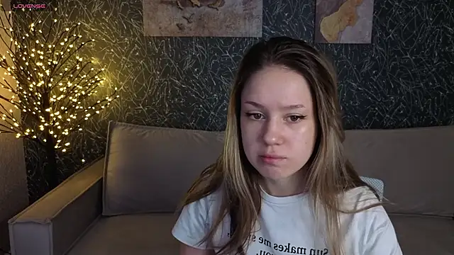 Mini Allice online show from February 17, 1:02 am