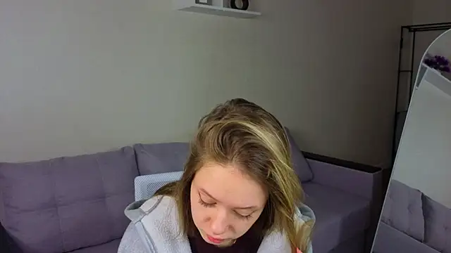 Mini Allice online show from February 20, 1:02 am