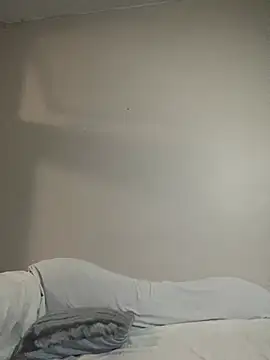 Snapshot of kentrella04 chatting on February 18, 7:43 pm kentrella04 online show from February 18, 7:43 pm