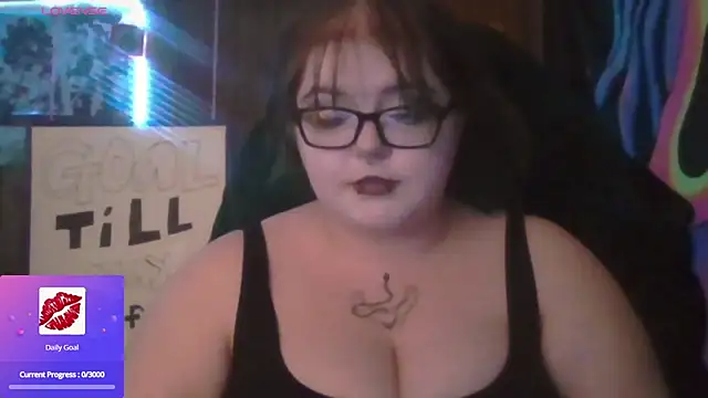 Snapshot of thatskarma chatting on March 2, 9:38 am thatskarma online show from March 2, 9:38 am