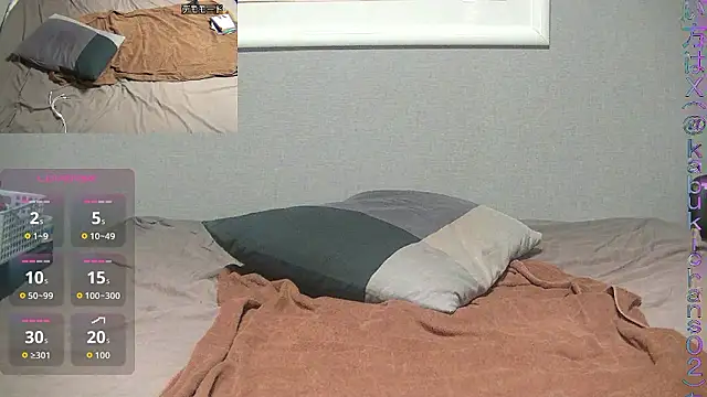 Snapshot of Erotic-Masseuse-Alan chatting on June 7, 9:46 am Erotic-Masseuse-Alan online show from June 7, 9:46 am
