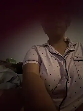 Snapshot of YummiCarmelPuss chatting on August 3, 5:28 am YummiCarmelPuss online show from August 3, 5:28 am