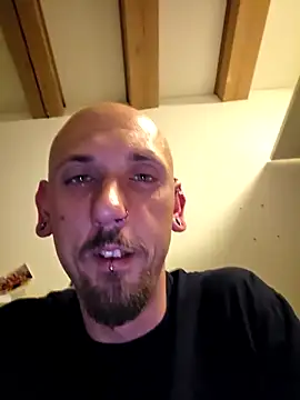 Snapshot of Ninfo920817 chatting on February 13, 5:36 am Ninfo920817 online show from February 13, 5:36 am