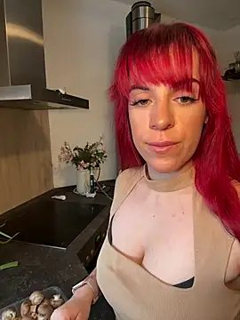 Snapshot of Roxysophie chatting on February 9, 1:37 pm Roxysophie online show from February 9, 1:37 pm