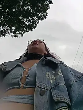 Snapshot of Yulska chatting on February 13, 2:35 pm Yulska online show from February 13, 2:35 pm