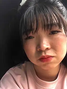 Snapshot of cuty_lusy chatting on April 20, 4:04 am cuty lusy online show from April 20, 4:04 am