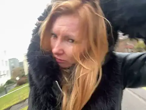 Snapshot of JenyJanys chatting on February 11, 12:32 pm JenyJanys online show from February 11, 12:32 pm