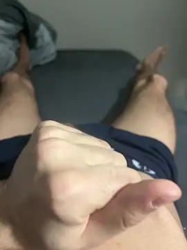 Snapshot of emirro21 chatting on March 3, 8:04 pm emirro21 online show from March 3, 8:04 pm