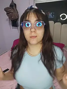 Snapshot of its_lauu_ chatting on February 7, 11:52 pm its lauu online show from February 7, 11:52 pm