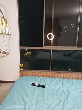 Snapshot of its_lauu_ chatting on February 27, 4:01 am its lauu online show from February 27, 4:01 am