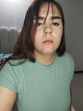 Snapshot of its_lauu_ chatting on March 1, 4:25 am its lauu online show from March 1, 4:25 am