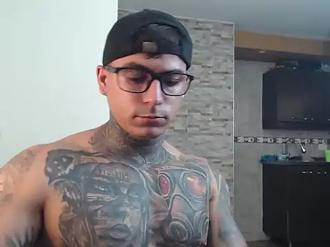 maxstrom111 online show from February 7, 5:38 pm