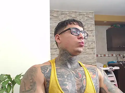 maxstrom111 online show from February 9, 1:26 pm