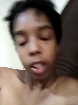 Roxilover online show from February 8, 2:20 pm