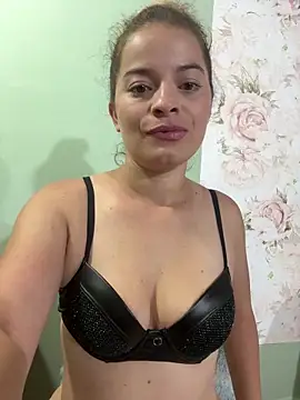 AriBeautiful online show from February 21, 5:30 am