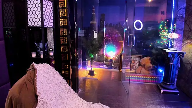 sunn ooo online show from April 18, 10:30 am