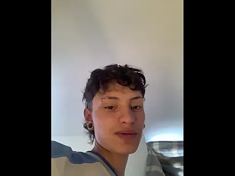 Damn  Love online show from February 15, 7:32 pm