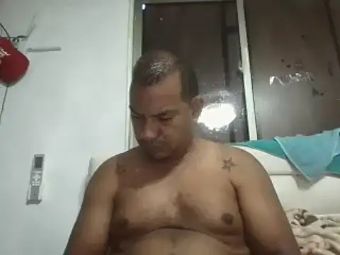 Quillero18 online show from February 11, 3:06 pm