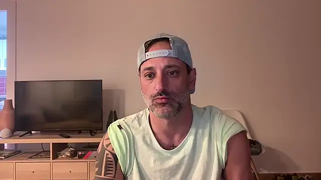 Snapshot of rgani chatting on April 1, 9:45 pm rgani online show from April 1, 9:45 pm