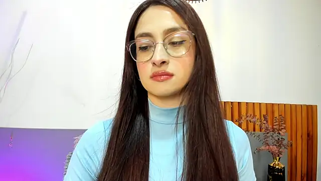 Snapshot of AndraCyruss chatting on April 29, 11:11 pm AndraCyruss online show from April 29, 11:11 pm