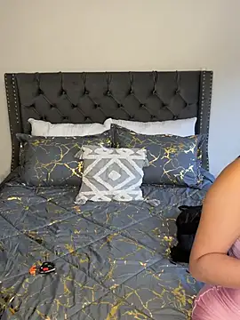 Alessia Gold online show from April 15, 9:15 pm