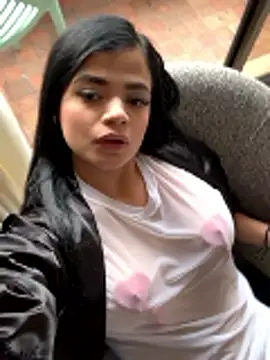 Alessia Gold online show from April 20, 10:00 pm