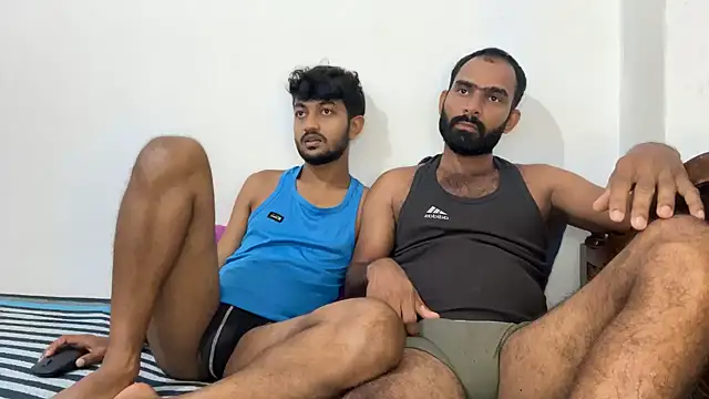 Snapshot of DesiDaddyandSon chatting on May 8, 4:40 am DesiDaddyandSon online show from May 8, 4:40 am