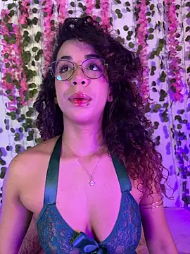 Snapshot of Woo_isDaphne chatting on February 23, 11:35 pm Woo isDaphne online show from February 23, 11:35 pm