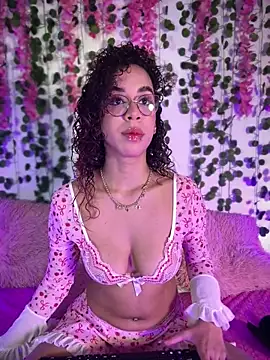 Snapshot of Woo_isDaphne chatting on February 27, 11:05 pm Woo isDaphne online show from February 27, 11:05 pm