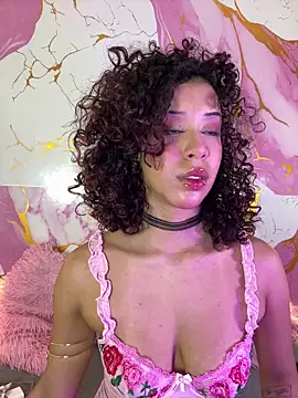 Snapshot of Woo_isDaphne chatting on June 1, 10:55 pm Woo isDaphne online show from June 1, 10:55 pm