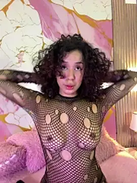 Snapshot of Woo_isDaphne chatting on June 5, 10:59 pm Woo isDaphne online show from June 5, 10:59 pm