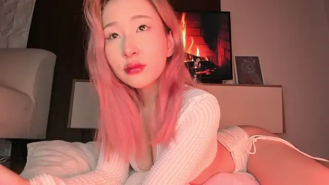 Snapshot of amy_akime chatting on July 6, 3:47 am amy akime online show from July 6, 3:47 am