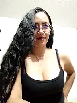 Snapshot of Salma-sweet chatting on May 8, 3:23 am Salma-sweet online show from May 8, 3:23 am