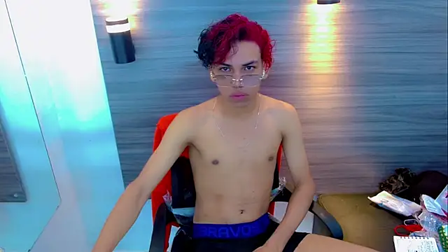 DaviidBuckx  online show from April 18, 1:53 am