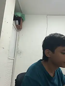 Snapshot of two_cam_latin chatting on February 25, 8:51 pm two cam latin online show from February 25, 8:51 pm