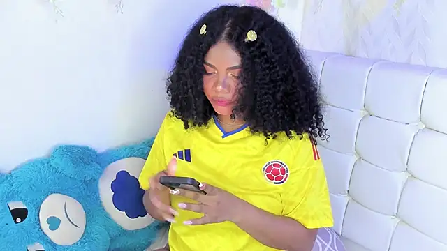 Snapshot of Angel_Belll chatting on June 18, 12:55 am Angel Belll online show from June 18, 12:55 am