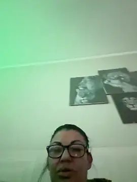 Snapshot of trombaio chatting on May 1, 10:25 pm trombaio online show from May 1, 10:25 pm