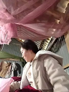 Snapshot of Yiyoongg chatting on February 9, 1:09 am Yiyoongg online show from February 9, 1:09 am