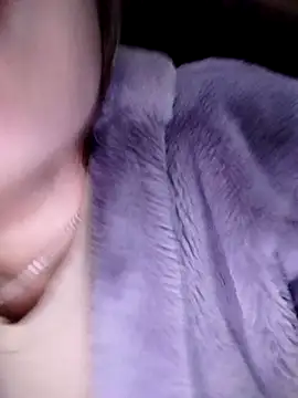 Snapshot of Yiyoongg chatting on February 13, 12:34 pm Yiyoongg online show from February 13, 12:34 pm