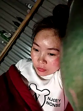 Snapshot of Yiyoongg chatting on February 14, 2:36 pm Yiyoongg online show from February 14, 2:36 pm