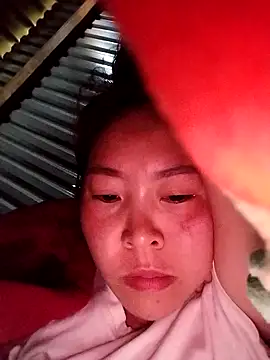 Snapshot of Yiyoongg chatting on February 20, 11:38 pm Yiyoongg online show from February 20, 11:38 pm