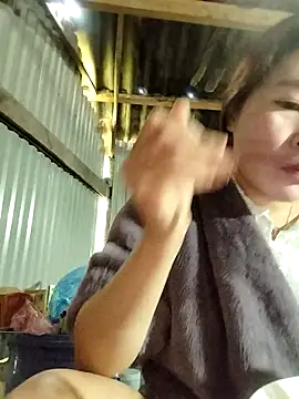 Snapshot of Yiyoongg chatting on February 25, 1:48 am Yiyoongg online show from February 25, 1:48 am