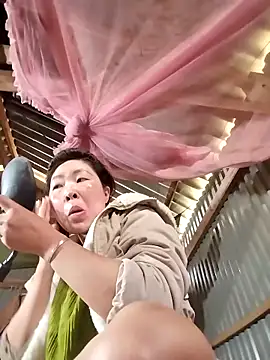 Snapshot of Yiyoongg chatting on February 27, 1:16 am Yiyoongg online show from February 27, 1:16 am