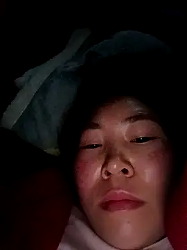 Snapshot of Yiyoongg chatting on March 1, 11:29 pm Yiyoongg online show from March 1, 11:29 pm