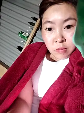 Snapshot of Yiyoongg chatting on March 3, 1:50 pm Yiyoongg online show from March 3, 1:50 pm