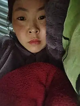 Yiyoongg online show from May 26, 11:34 pm